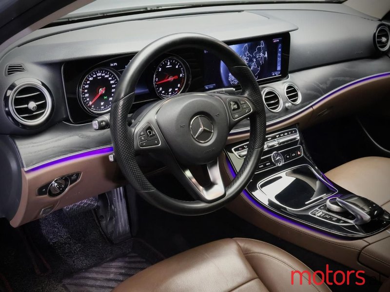 2017' Mercedes-Benz E 220 photo #5