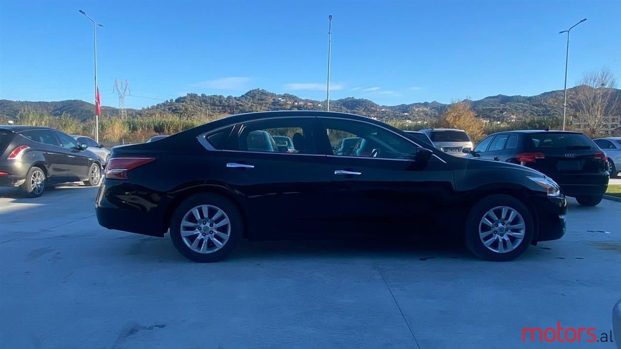 2013' Nissan Altima photo #2