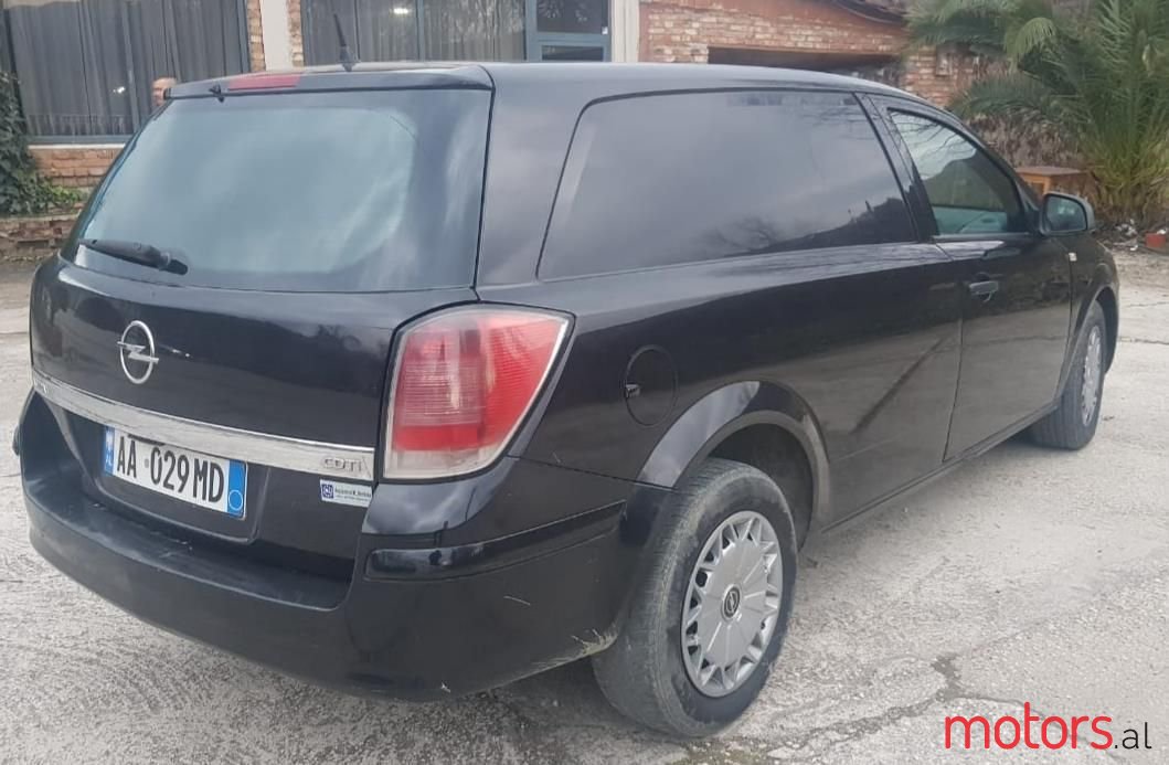 2010' Opel Astra photo #4