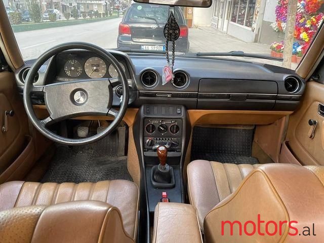1982' Mercedes-Benz 300 photo #3
