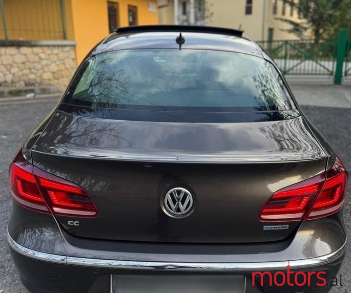 2013' Volkswagen Passat photo #5