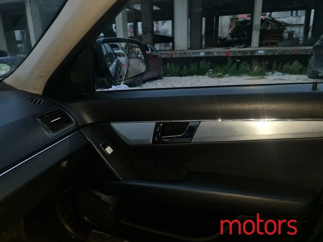 2008' Mercedes-Benz C 220 photo #3