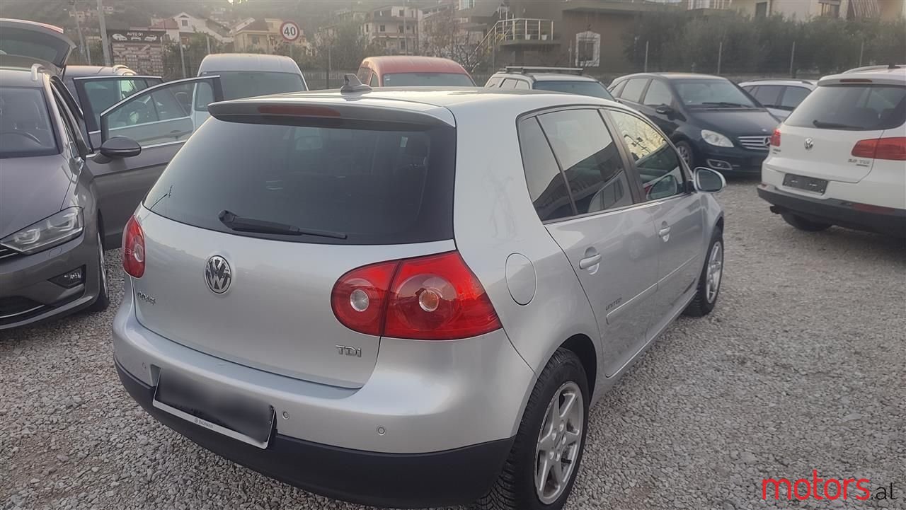 2008' Volkswagen Golf photo #5