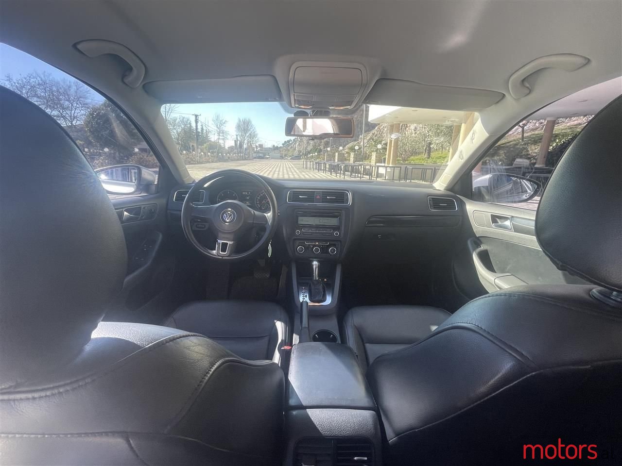 2011' Volkswagen Jetta photo #4