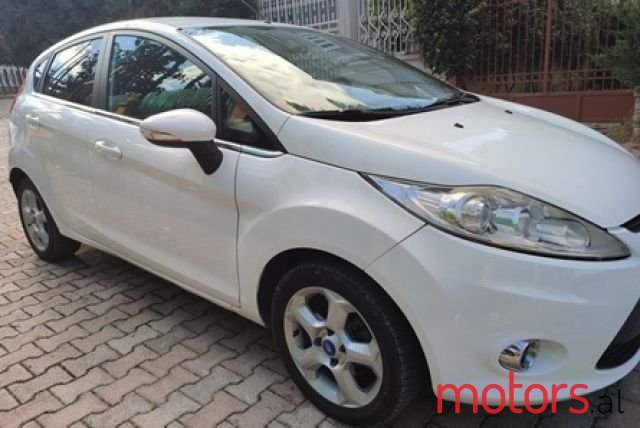 2010' Ford Fiesta photo #2