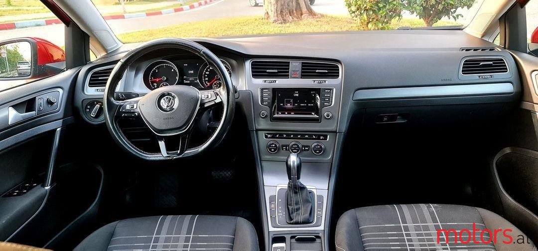 2015' Volkswagen Golf photo #3