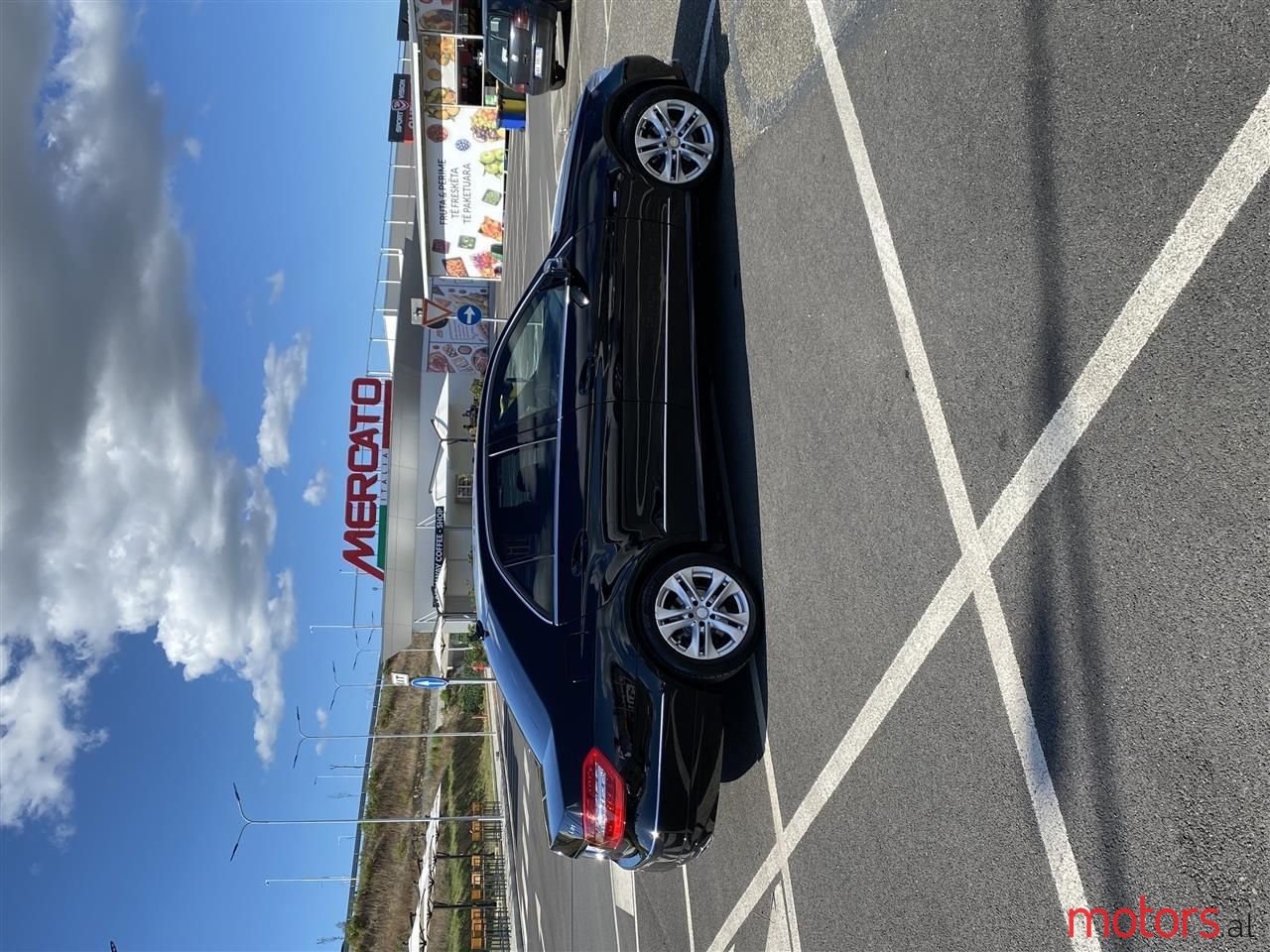 2011' Mercedes-Benz E 220 photo #4