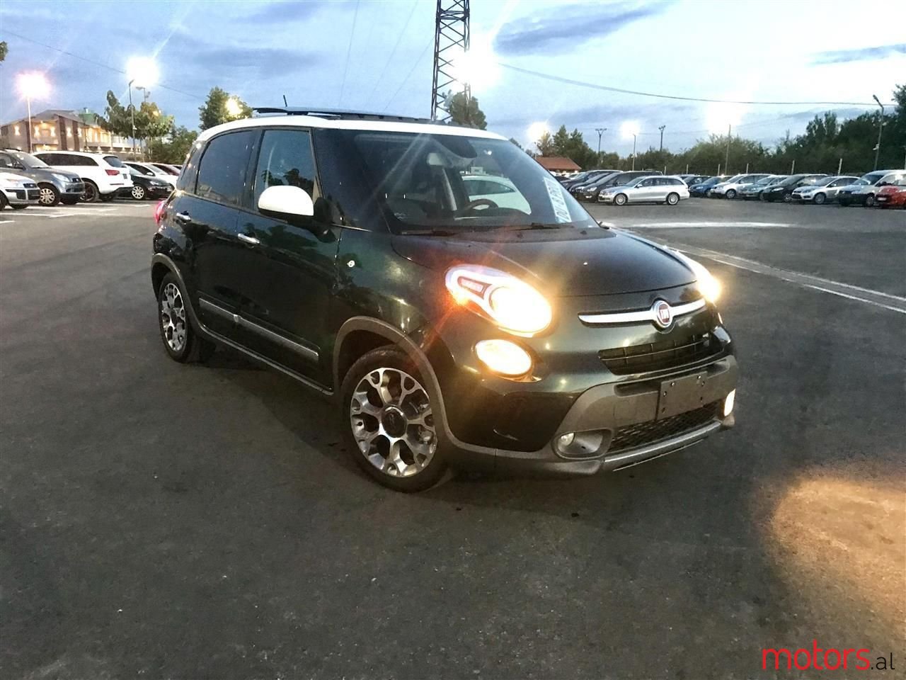 2014' Fiat 500L photo #2