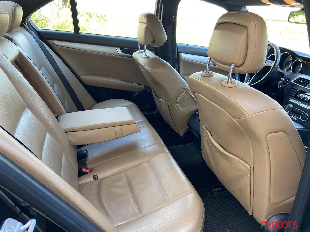 2011' Mercedes-Benz C 200 photo #6