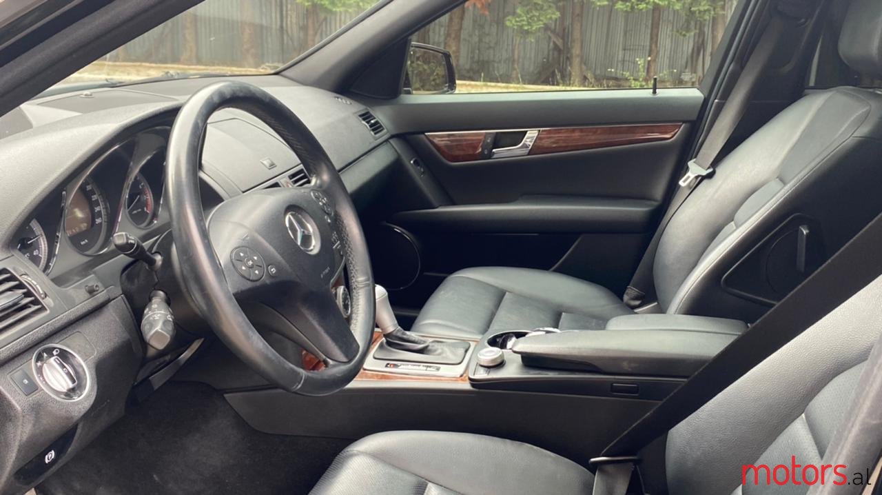 2010' Mercedes-Benz C-Class photo #5