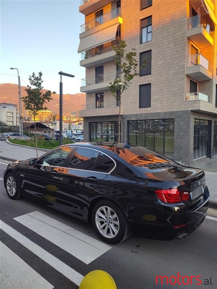 2012' BMW 520 photo #2