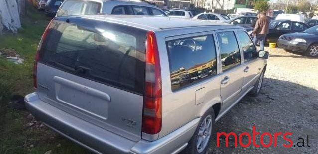 2000' Volvo V70 photo #1