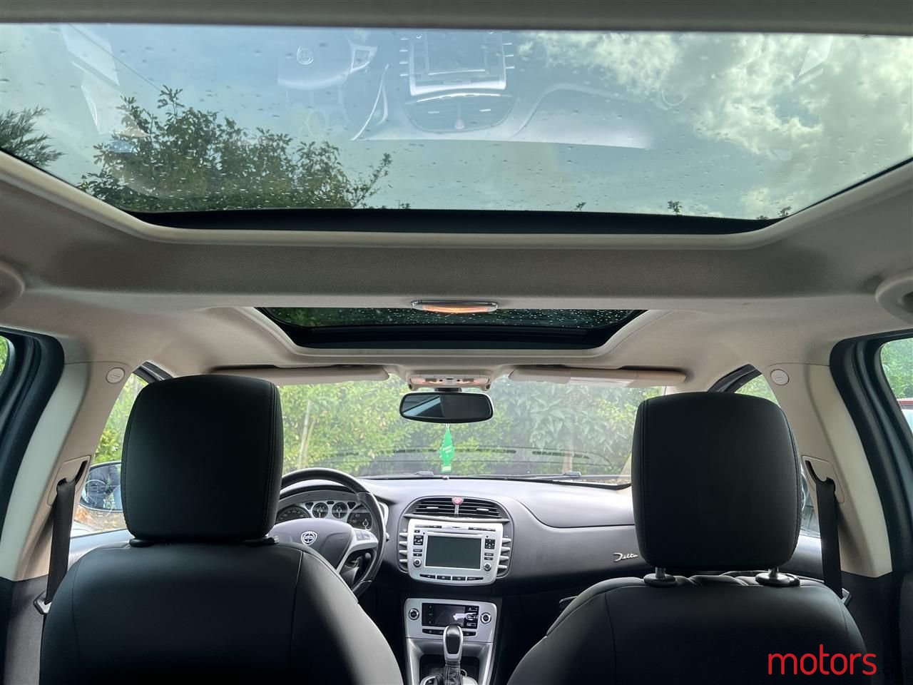 2010' Lancia Delta photo #5