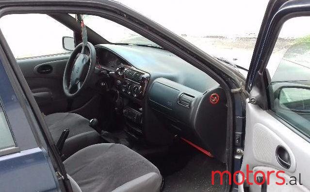 1996' Ford Escort photo #2