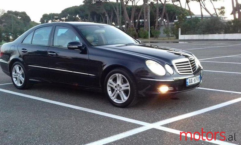 2008' Mercedes-Benz E 220 photo #1