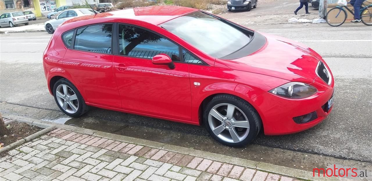 2006' SEAT Leon photo #1