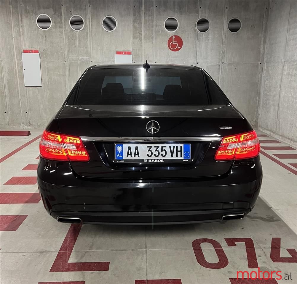 2012' Mercedes-Benz E 200 photo #5