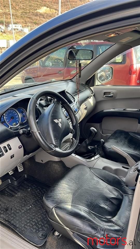 2008' Mitsubishi L200 photo #2