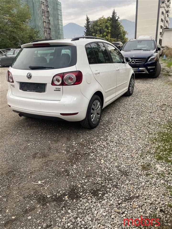 2010' Volkswagen Golf Plus photo #3