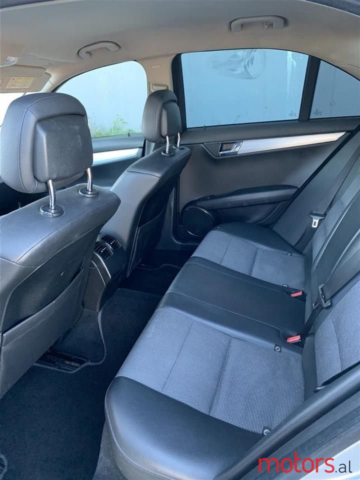 2007' Mercedes-Benz 220 photo #3