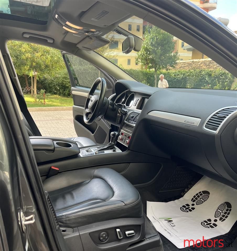 2015' Audi Q7 photo #6