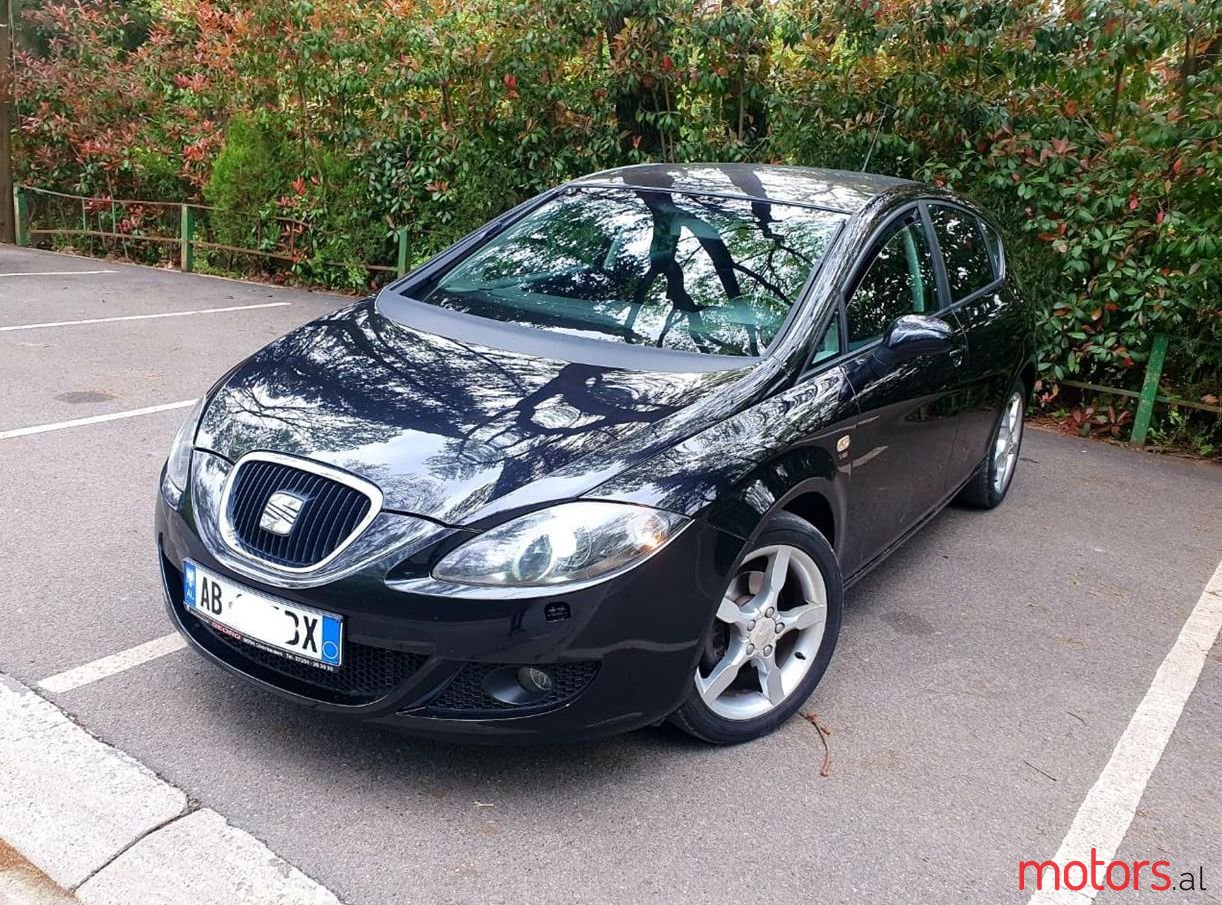 2007' SEAT Leon photo #1