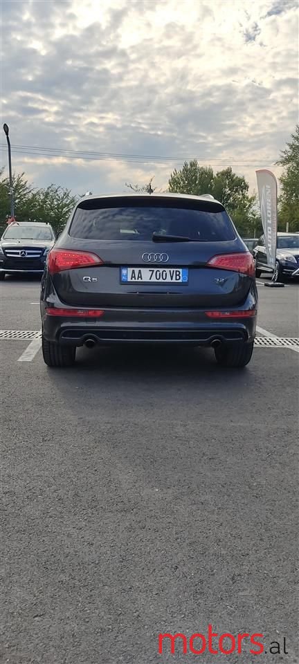 2010' Audi Q5 photo #6