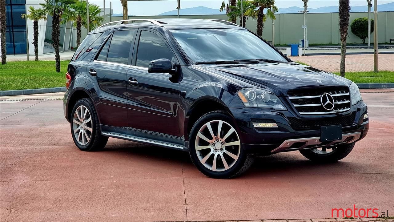 2011' Mercedes-Benz ML 350 photo #2