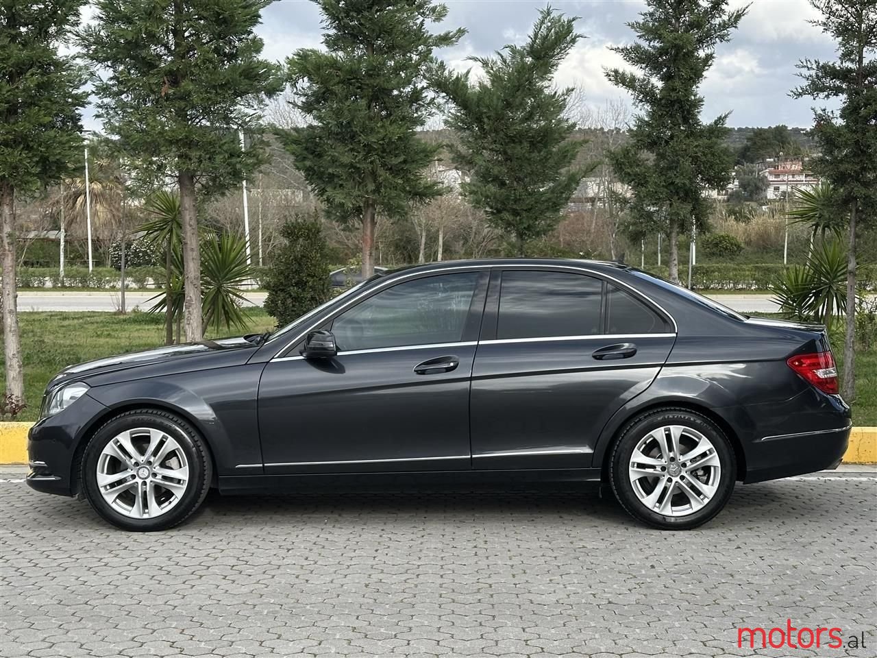 2011' Mercedes-Benz C 220 photo #6