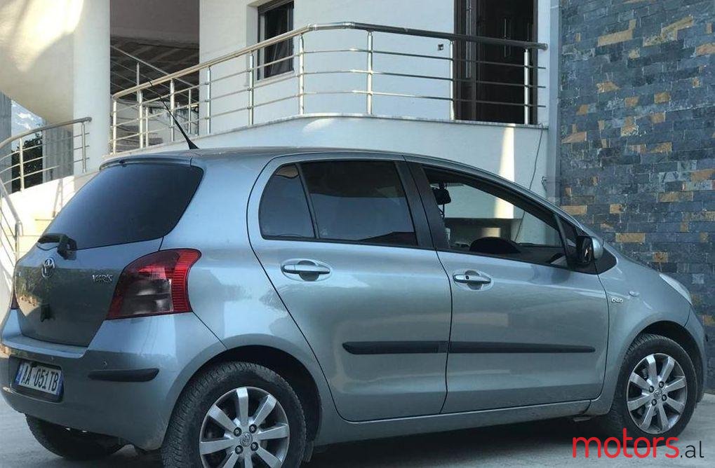 2006' Toyota Yaris photo #1