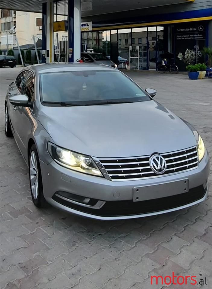 2013' Volkswagen Passat photo #1