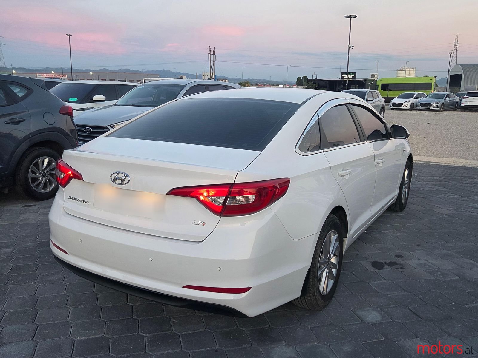 2016' Hyundai Sonata photo #3