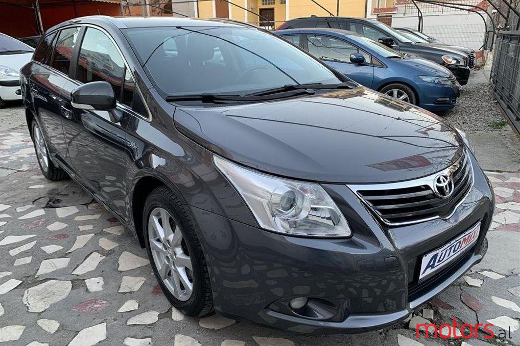 2010' Toyota Avensis photo #1