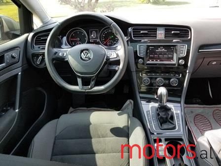 2015' Volkswagen Golf photo #3
