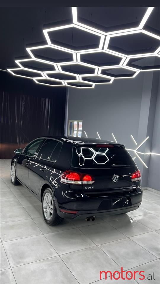 2010' Volkswagen Golf photo #6