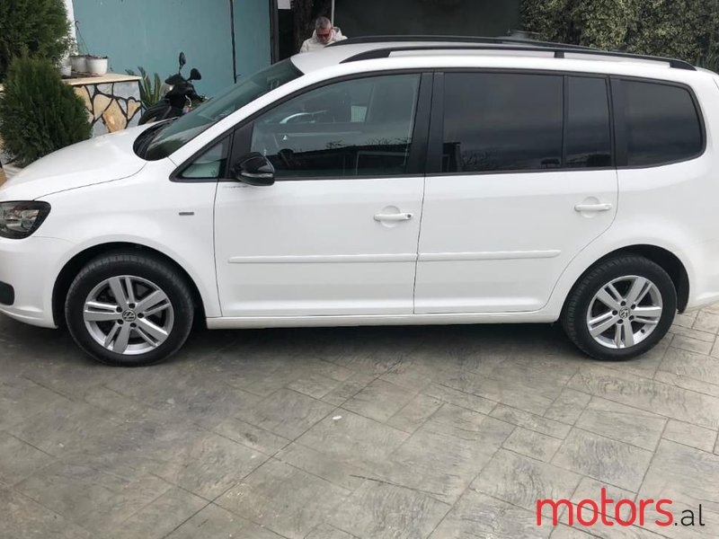 2013' Volkswagen Touran photo #1