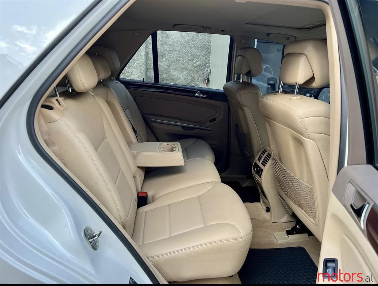 2010' Mercedes-Benz ML 320 photo #6