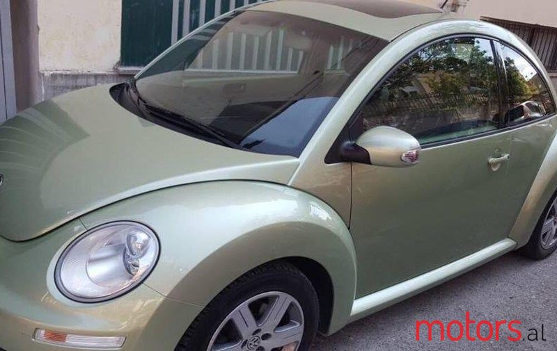 2009' Volkswagen Beetle photo #2