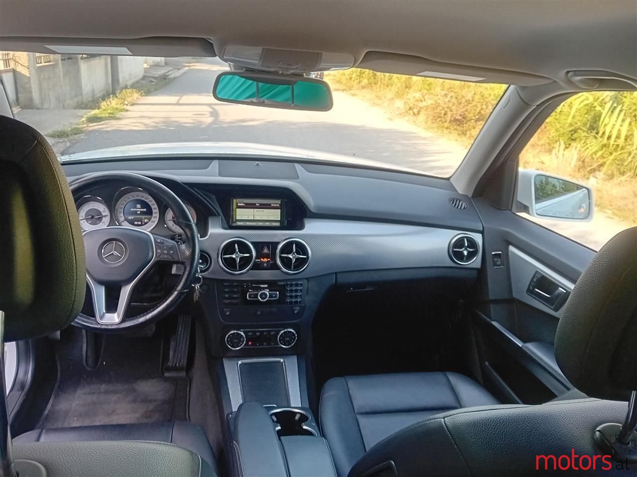 2015' Mercedes-Benz GLK 250 photo #2