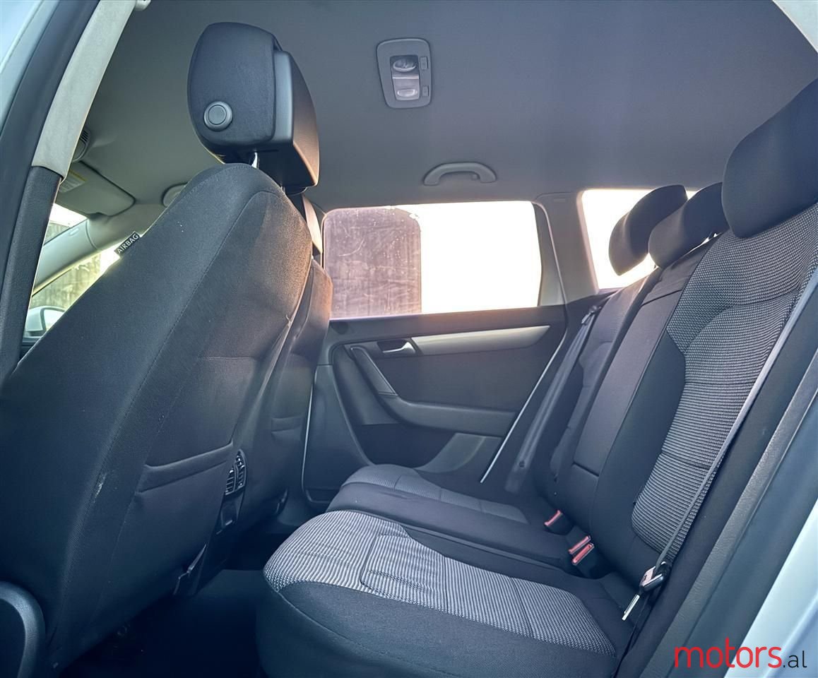 2014' Volkswagen Passat photo #4