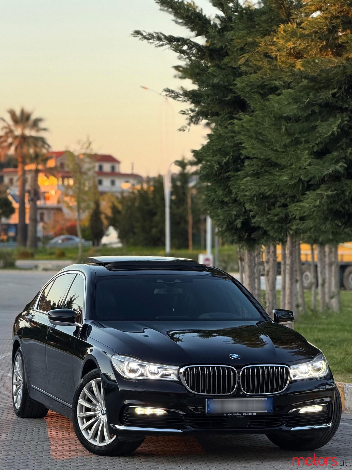 2016' BMW 730 photo #1