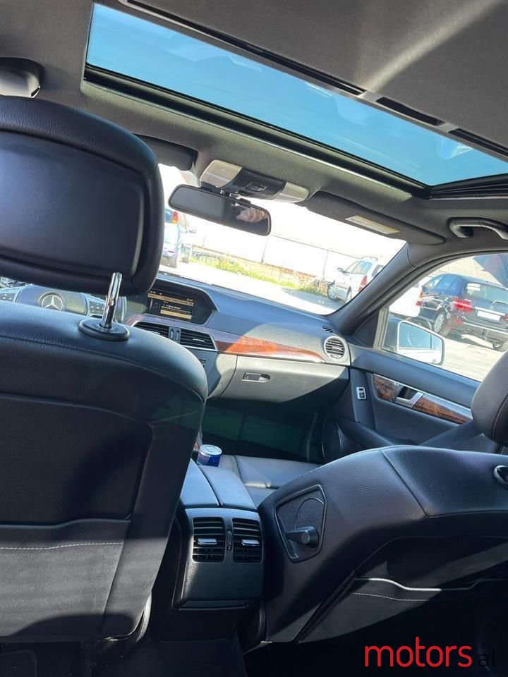 2012' Mercedes-Benz C 300 photo #4