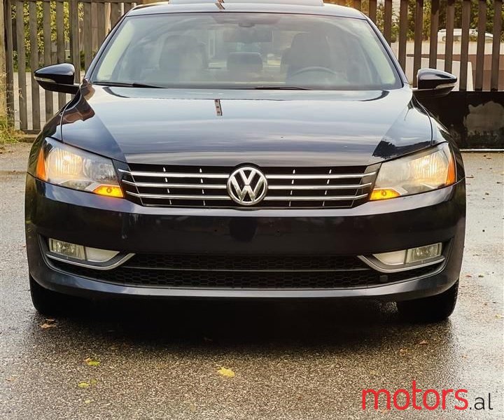 2012' Volkswagen Passat photo #4