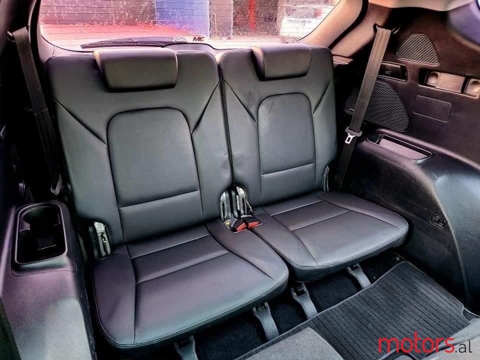 2012' Hyundai Santa Fe photo #2