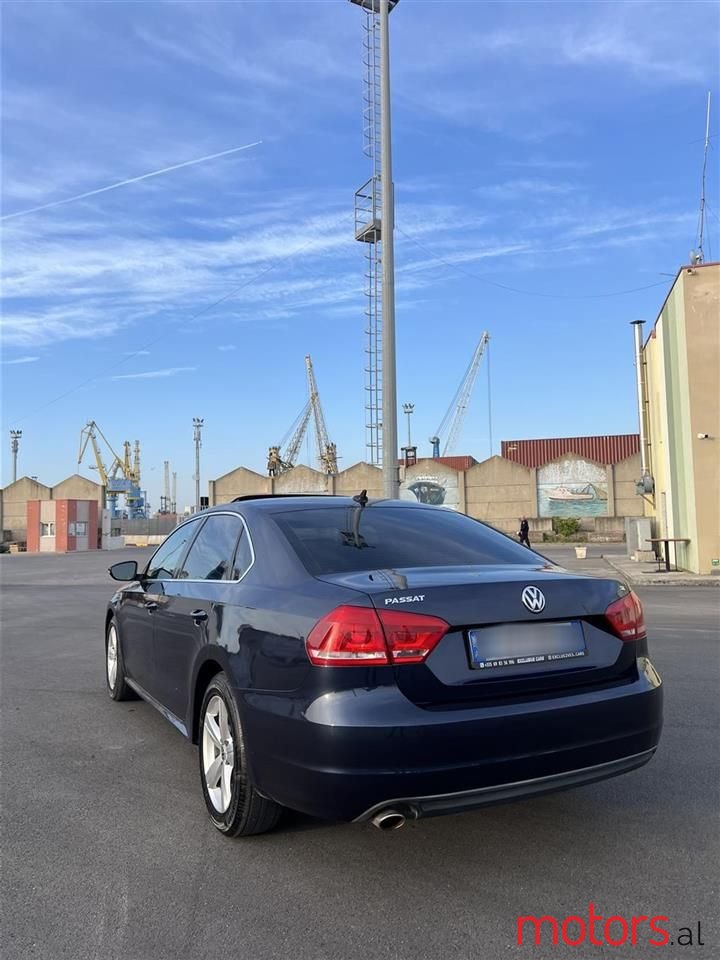 2012' Volkswagen Passat photo #3