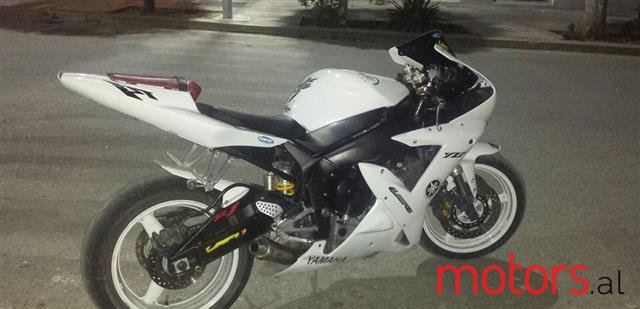 2004' Yamaha R1 photo #2