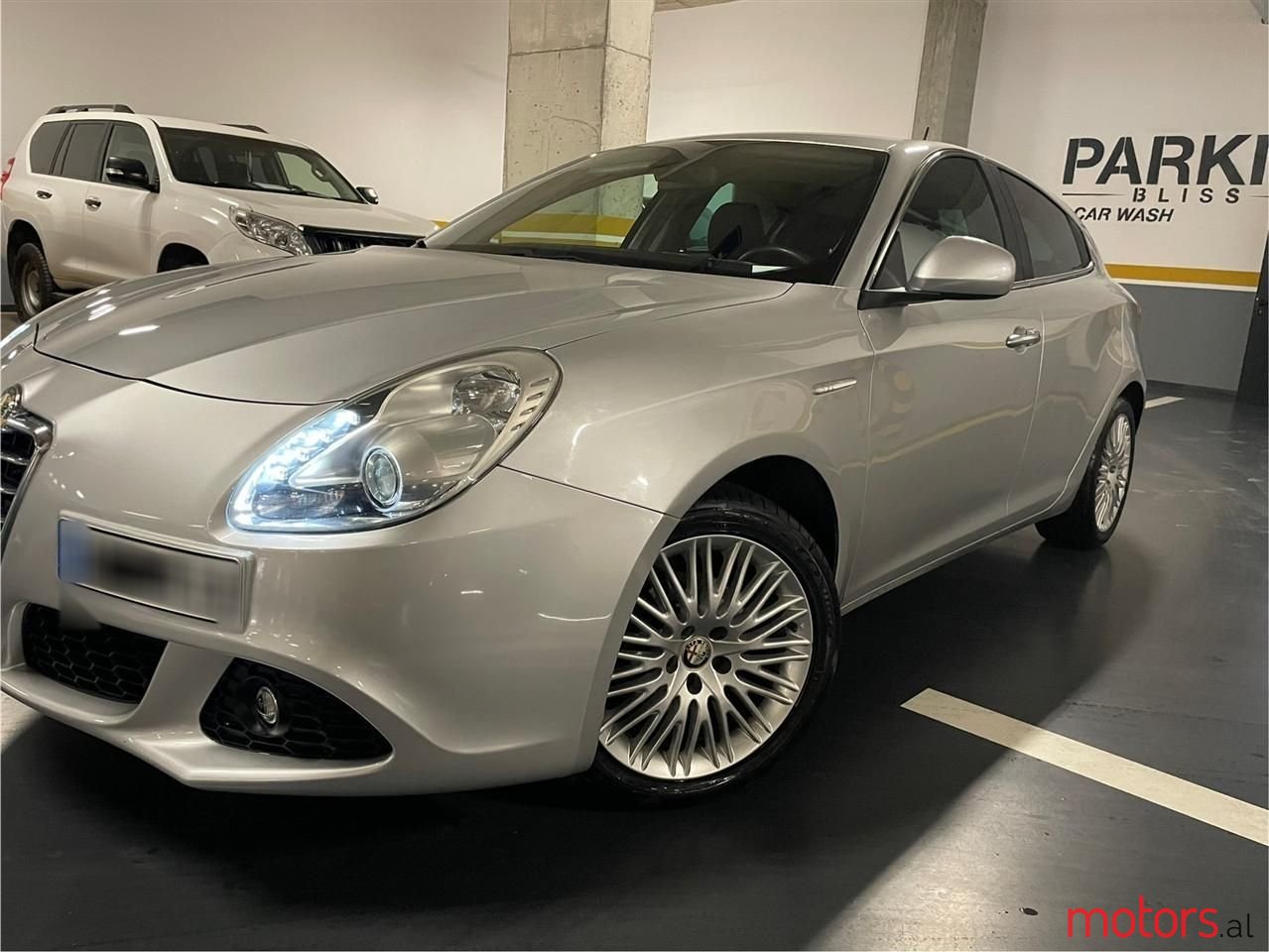 2013' Alfa Romeo Giulietta photo #1