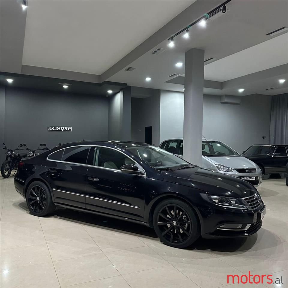 2015' Volkswagen Passat photo #2