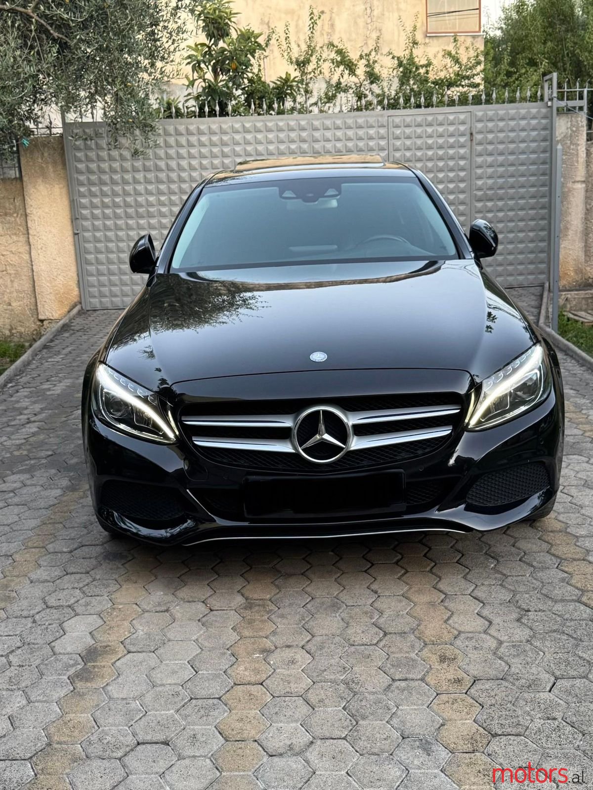 2016' Mercedes-Benz 220 photo #1