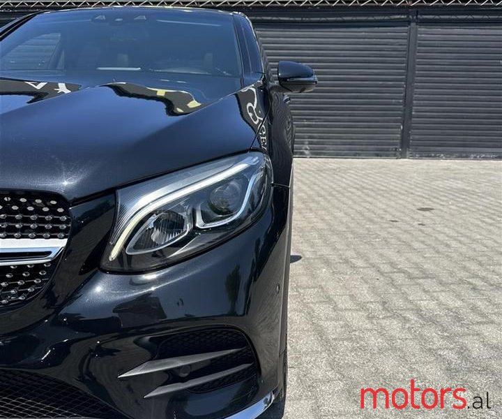 2017' Mercedes-Benz GLC 220 photo #2